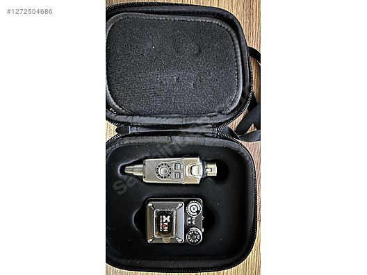 Xvive U4 In-Ear Wireless Monitör Sistemi Kutu / Aksesuar Tam