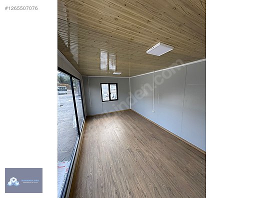 Machinery / Industrial / Containers & Cabins / Containers