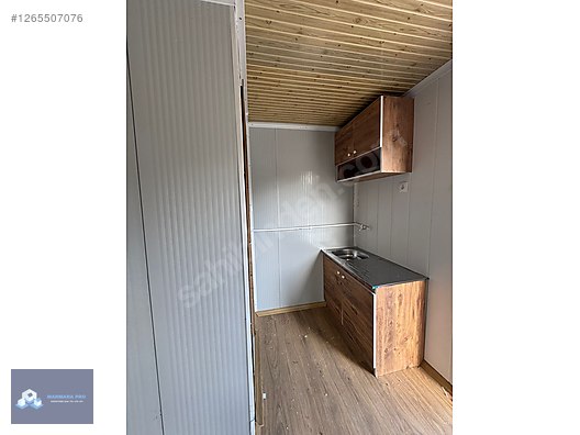 Machinery / Industrial / Containers & Cabins / Containers