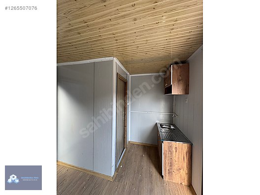 Machinery / Industrial / Containers & Cabins / Containers