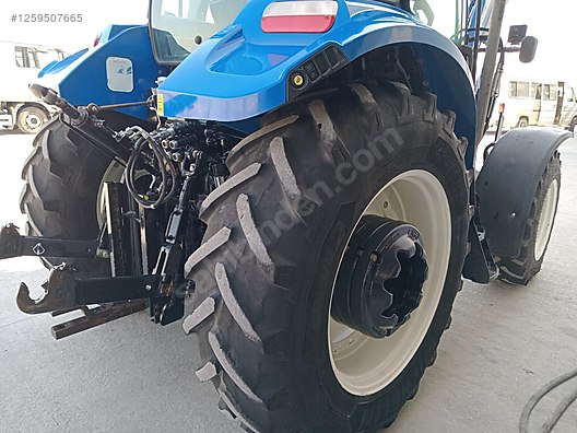 Machinery / Agricultural Machines / Tractors / New Holland / TR5.105