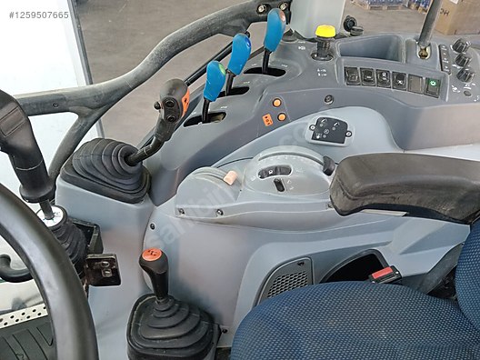 Machinery / Agricultural Machines / Tractors / New Holland / TR5.105