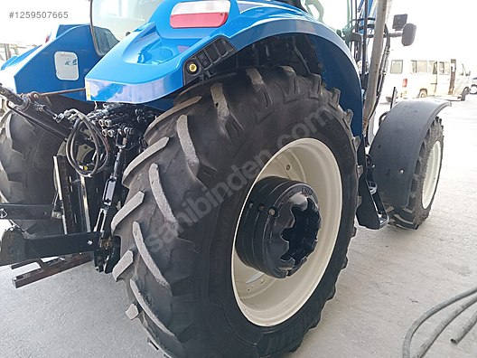 Machinery / Agricultural Machines / Tractors / New Holland / TR5.105