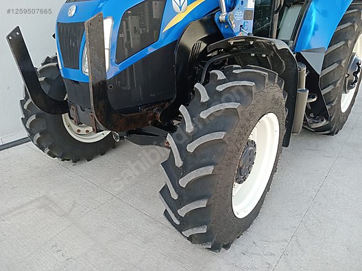 Machinery / Agricultural Machines / Tractors / New Holland / TR5.105