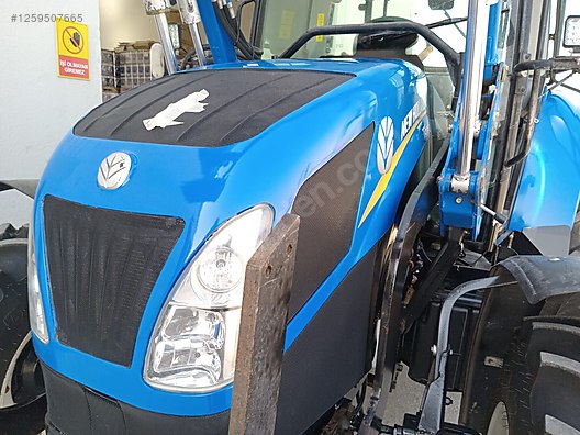 Machinery / Agricultural Machines / Tractors / New Holland / TR5.105