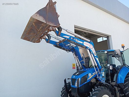 Machinery / Agricultural Machines / Tractors / New Holland / TR5.105