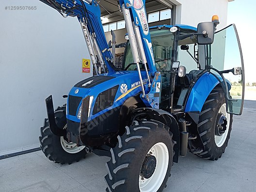 Machinery / Agricultural Machines / Tractors / New Holland / TR5.105