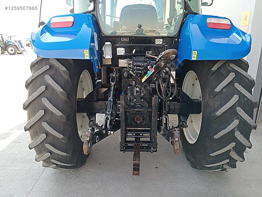 Machinery / Agricultural Machines / Tractors / New Holland / TR5.105