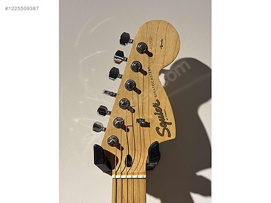 Squier Elektro Gitar