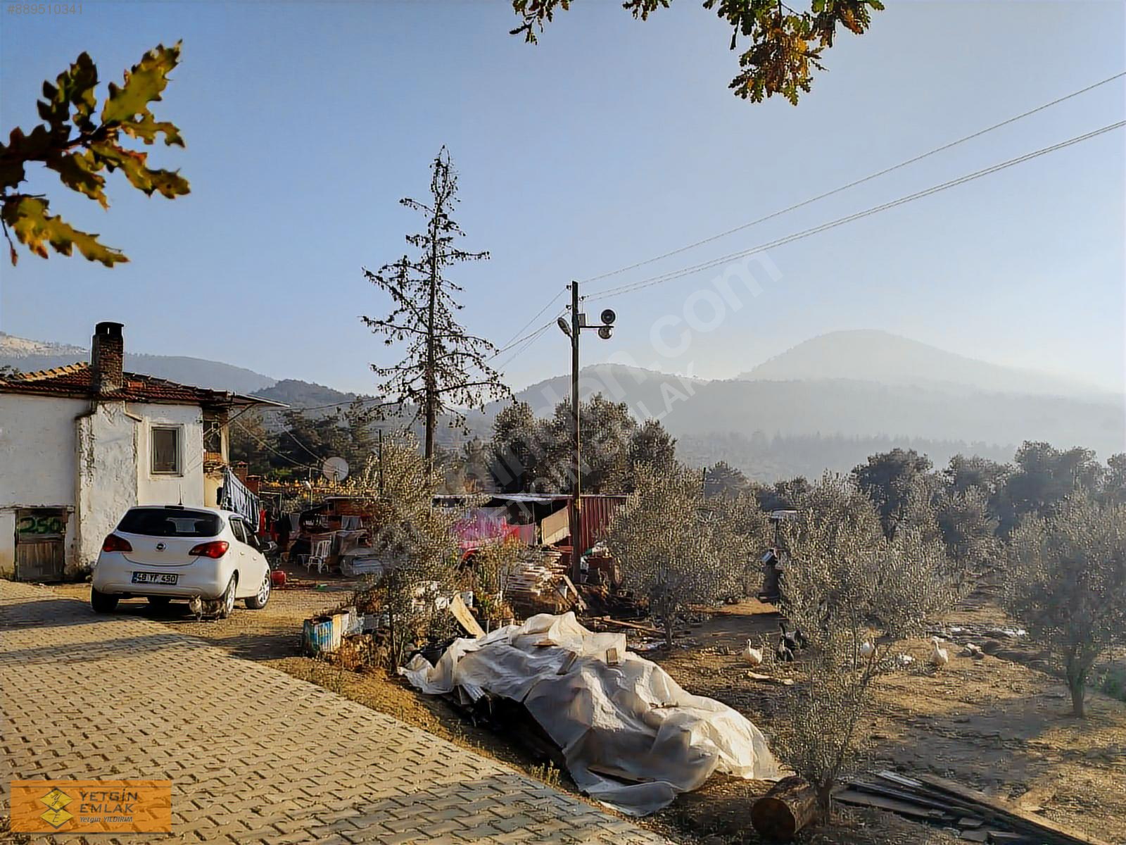 Muğla Yatağan Mesken Mahallesi Satılık 3000m2 İçerisinde Köy Evi