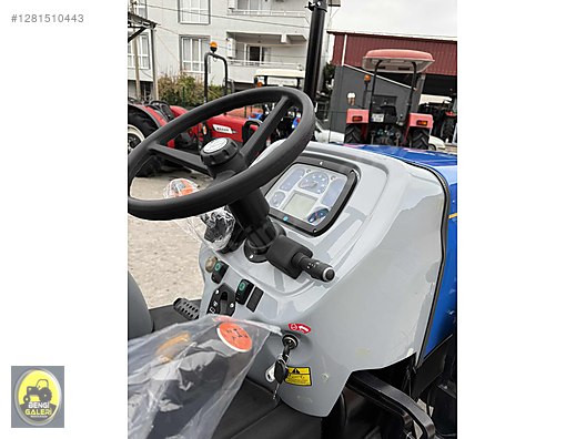 Machinery / Agricultural Machines / Tractors / New Holland / TD4.78B