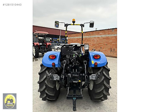 Machinery / Agricultural Machines / Tractors / New Holland / TD4.78B