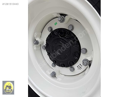 Machinery / Agricultural Machines / Tractors / New Holland / TD4.78B