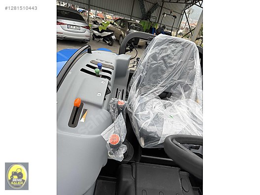 Machinery / Agricultural Machines / Tractors / New Holland / TD4.78B