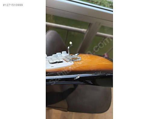 Squier Elektro Gitar