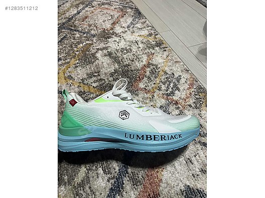 Used & Brand New Items / Clothing & Accessories / Women / Shoes / Sneakers