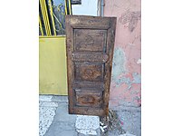 antika oyma kapı