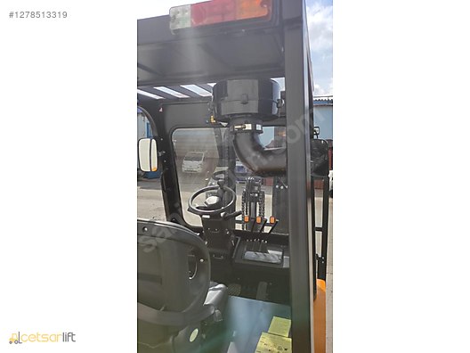 Machinery / Industrial / Carrying & Stacking Equipment / Forklifts / For Sale / Vmax