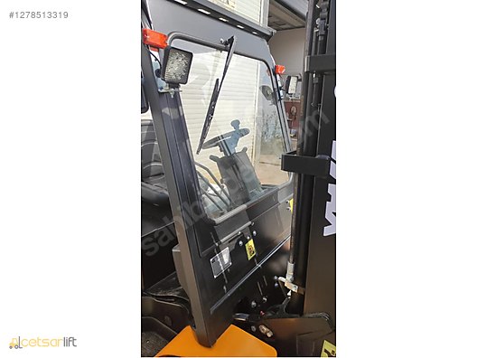 Machinery / Industrial / Carrying & Stacking Equipment / Forklifts / For Sale / Vmax