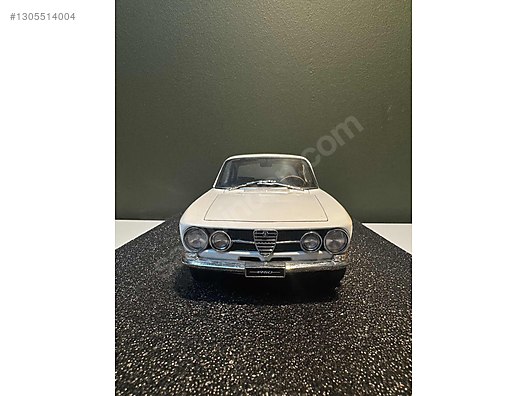 Autoart Diecast Model 1:18 Alfa Romeo Araba - 1305514004