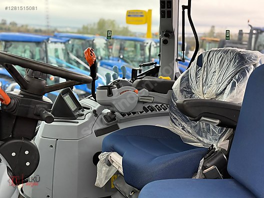 Machinery / Agricultural Machines / Tractors / New Holland / TR6.135S