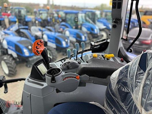 Machinery / Agricultural Machines / Tractors / New Holland / TR6.135S