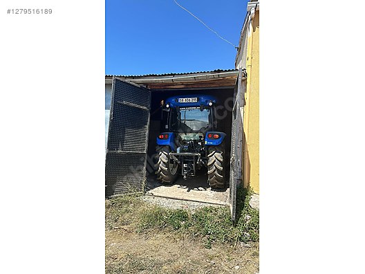 Machinery / Agricultural Machines / Tractors / New Holland / T4.60S