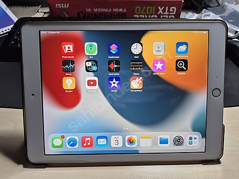 Apple iPad 5 32 GB Tablet - 1330517379