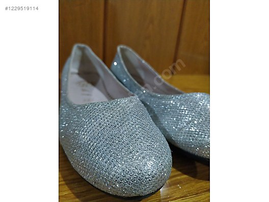 Used & Brand New Items / Clothing & Accessories / Women / Shoes / Flat Shoes