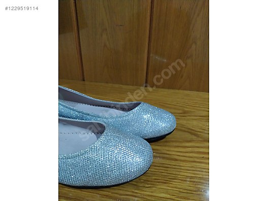 Used & Brand New Items / Clothing & Accessories / Women / Shoes / Flat Shoes