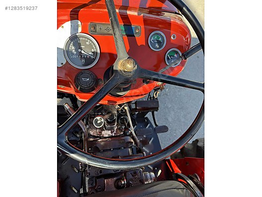 Machinery / Agricultural Machines / Tractors / Massey Ferguson / 240 S