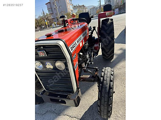 Machinery / Agricultural Machines / Tractors / Massey Ferguson / 240 S