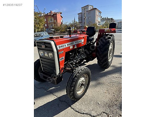 Machinery / Agricultural Machines / Tractors / Massey Ferguson / 240 S