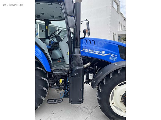 Machinery / Agricultural Machines / Tractors / New Holland / TD5.90