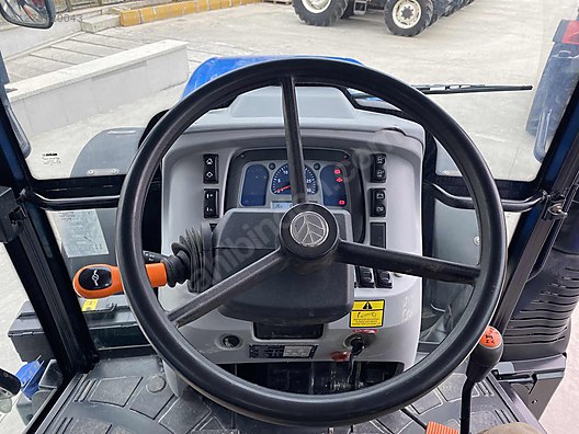 Machinery / Agricultural Machines / Tractors / New Holland / TD5.90