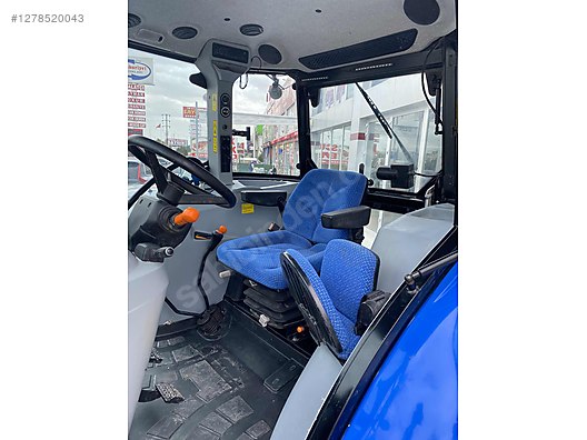 Machinery / Agricultural Machines / Tractors / New Holland / TD5.90