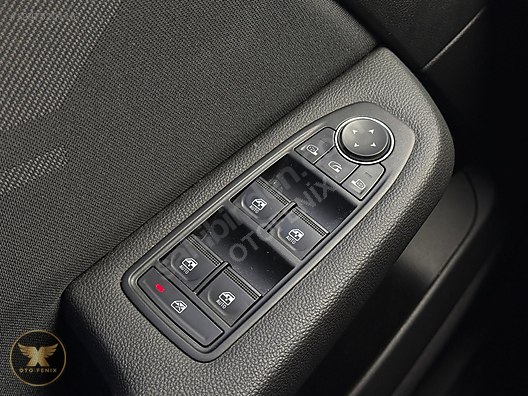 OTOFENİX 2024 RENAULT CLIO 1.0 TCe TESLA EKRAN HATASIZ 13.849 KM