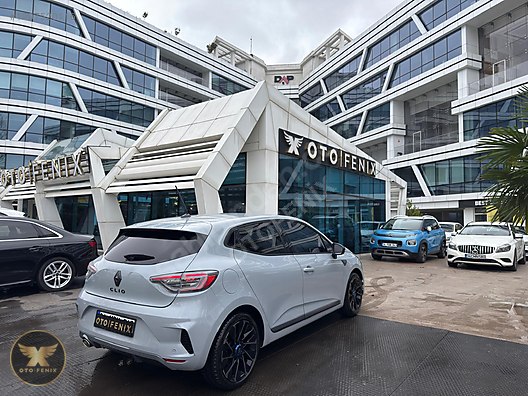 OTOFENİX 2024 RENAULT CLIO 1.0 TCe TESLA EKRAN HATASIZ 13.849 KM