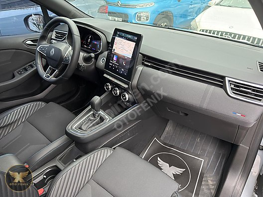 OTOFENİX 2024 RENAULT CLIO 1.0 TCe TESLA EKRAN HATASIZ 13.849 KM