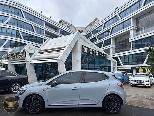 OTOFENİX 2024 RENAULT CLIO 1.0 TCe TESLA EKRAN HATASIZ 13.849 KM