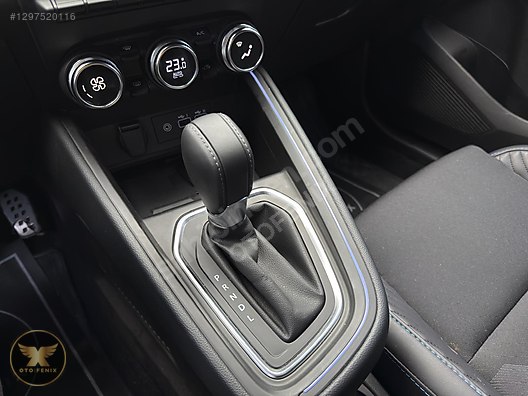 OTOFENİX 2024 RENAULT CLIO 1.0 TCe TESLA EKRAN HATASIZ 13.849 KM