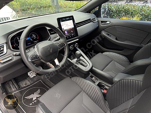OTOFENİX 2024 RENAULT CLIO 1.0 TCe TESLA EKRAN HATASIZ 13.849 KM