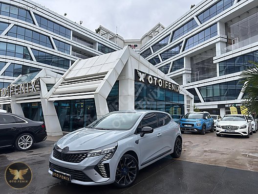 OTOFENİX 2024 RENAULT CLIO 1.0 TCe TESLA EKRAN HATASIZ 13.849 KM
