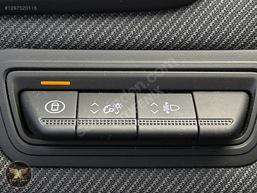 OTOFENİX 2024 RENAULT CLIO 1.0 TCe TESLA EKRAN HATASIZ 13.849 KM