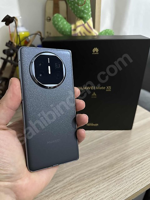 Huaweil Mate x5