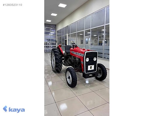 Machinery / Agricultural Machines / Tractors / Massey Ferguson / 240 S