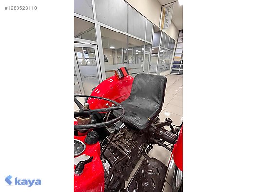 Machinery / Agricultural Machines / Tractors / Massey Ferguson / 240 S