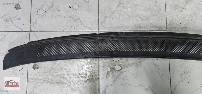 Mercedes – Benz Vaneo Ön Cam Izgarası