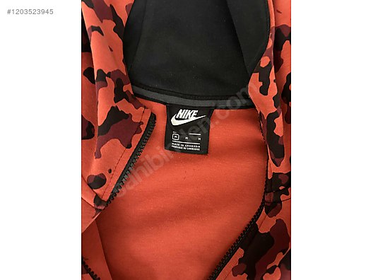 Nike tech fleece red camo hotsell