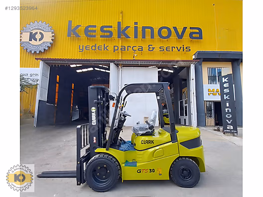 KESKİNOVA dan CLARK 3 TON DİZEL FORKLİFT 4800TRP ASANSÖR